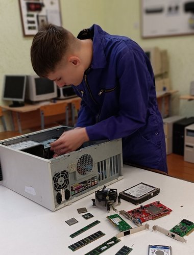 Электромеханик по ремонту  и обслуживанию вычислительной техники